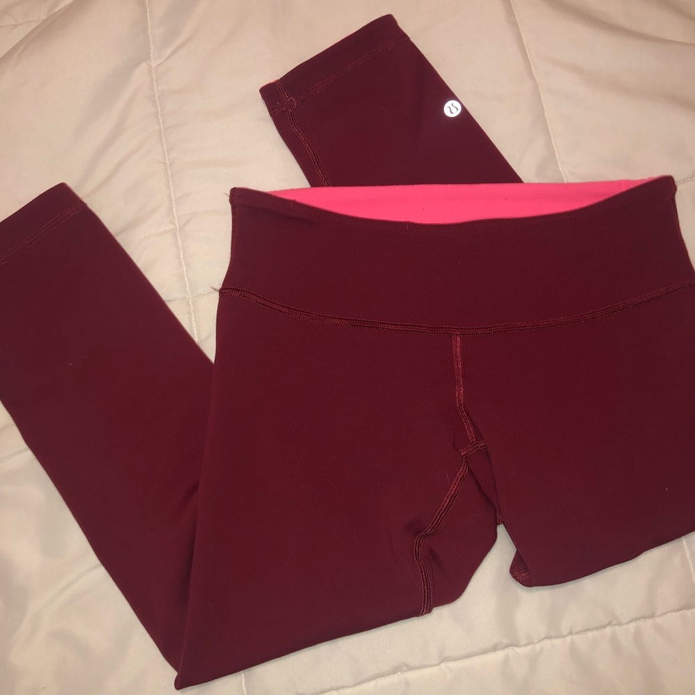 Lululemon reversible crop leggings!